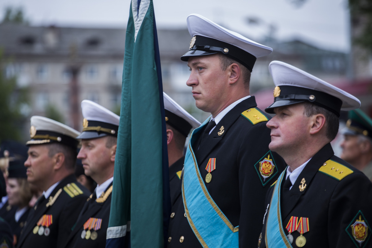 День пограничника в Пскове отметили маршем и возложением воинской гирлянды  к Вечному огню