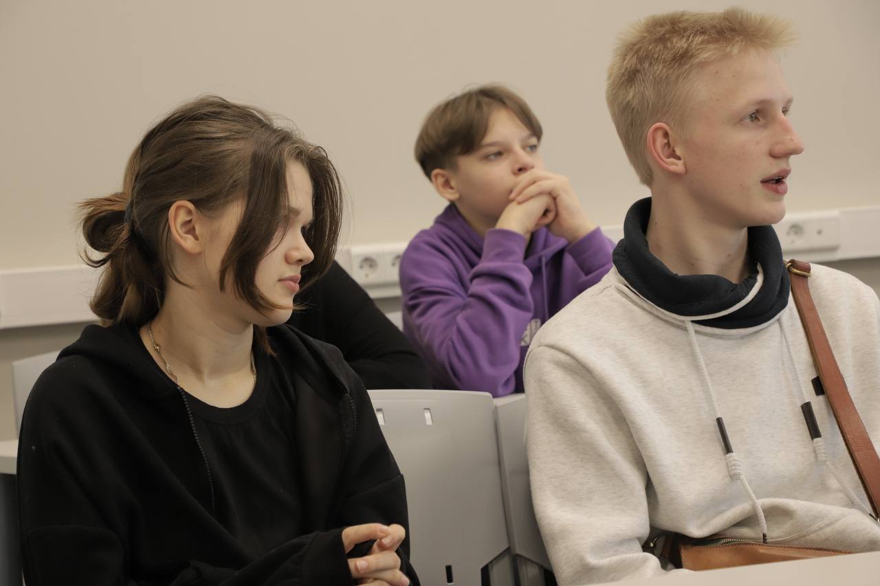 Креативный лагерь для школьников начал работать в ПсковГУ