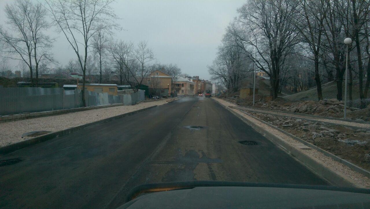 Укладка асфальта на улице Калинина 30 декабря 2015 года