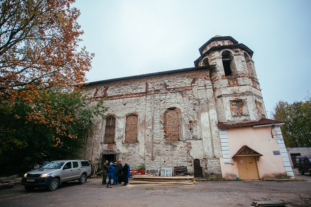 Волонтёры начали расчистку храма иконы Богородицы «Одигитрия»