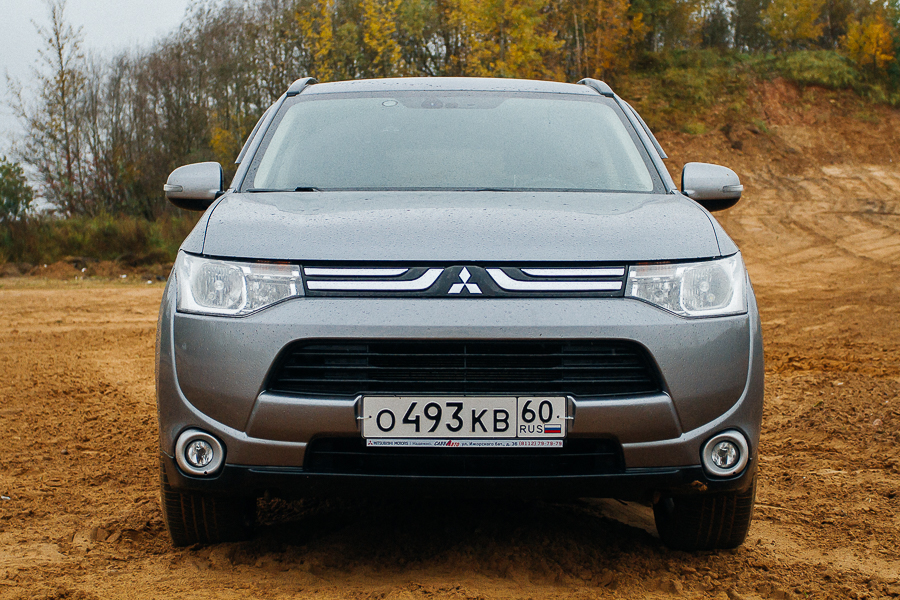 Mitsubishi Outlander III (2012)