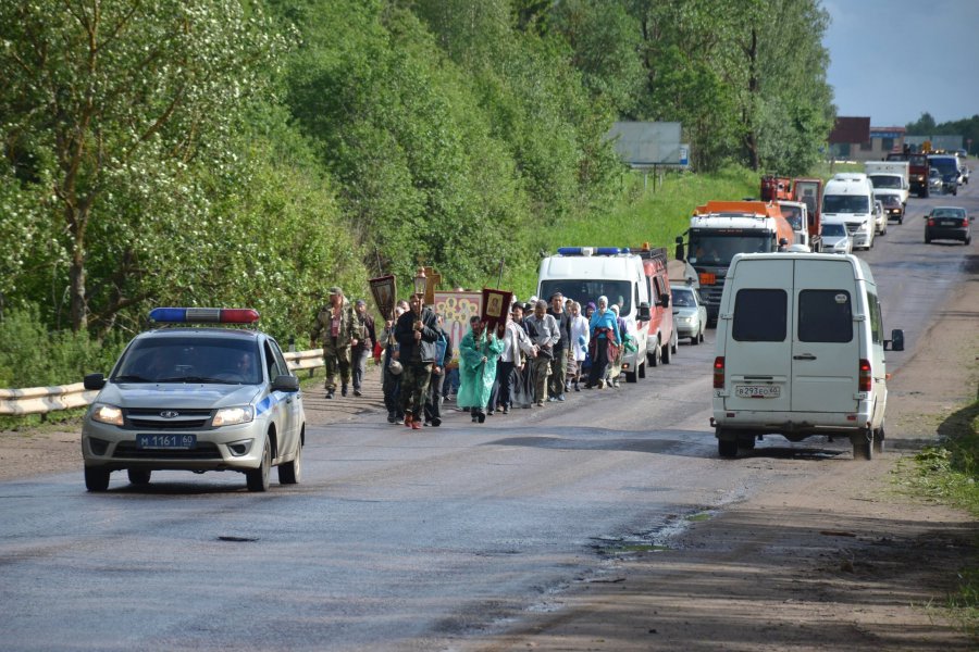 Международный пеший православный крестный ход