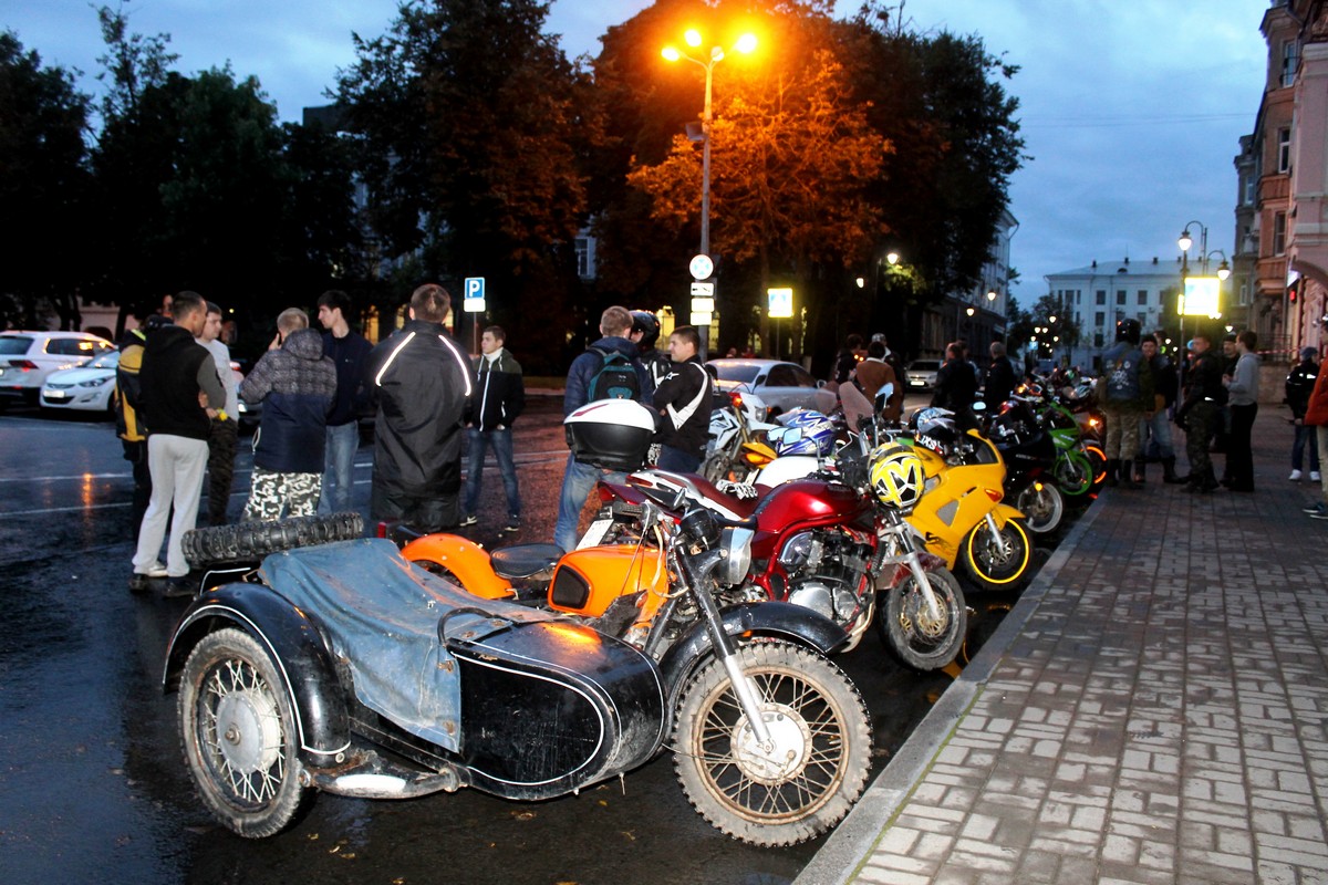 День памяти погибших мотоциклистов в Пскове