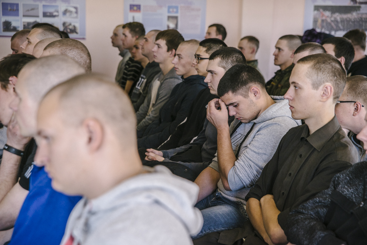 Видео призывников. Призыв. Сборный пункт призывников. На призывном пункте. Призывники в военкомате.