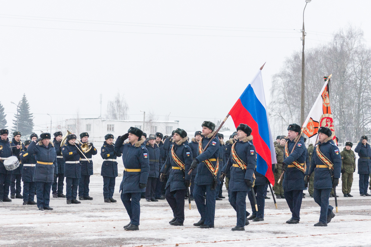 Торжественная передача знамени 76-й  ГДШД новому командиру гвардии полковнику Игорю Каплию