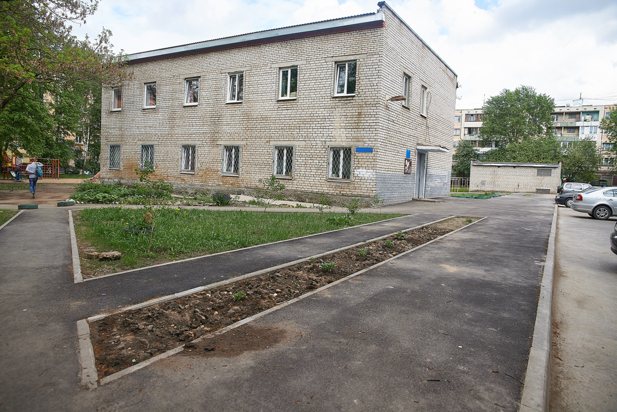 Глава Пскова проверил состояние отремонтированных в прошлом году дворов
