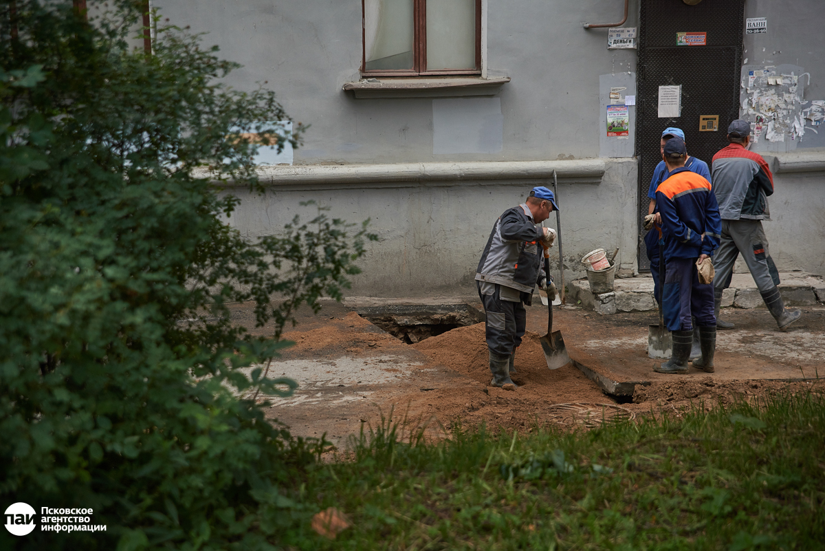 Рабочий выезд главы Пскова на объекты благоустройства