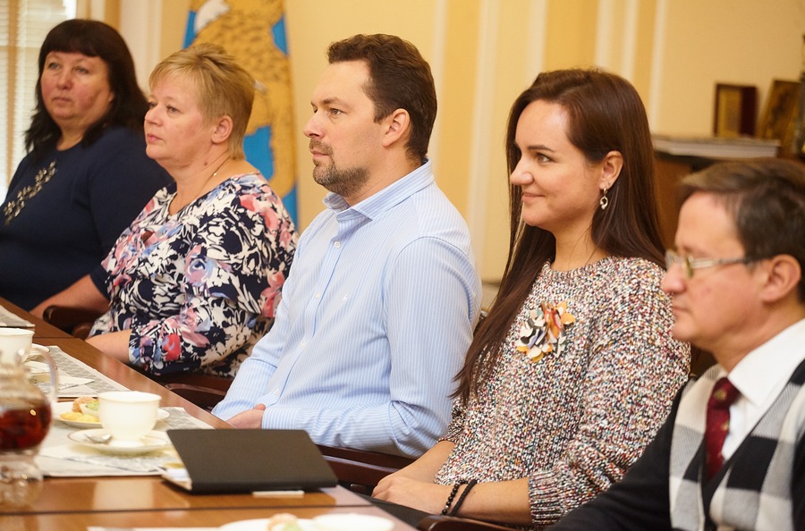 Встреча губернатора Михаила Ведерникова с с музыкантами и администрацией симфонического оркестра Псковской областной филармонии