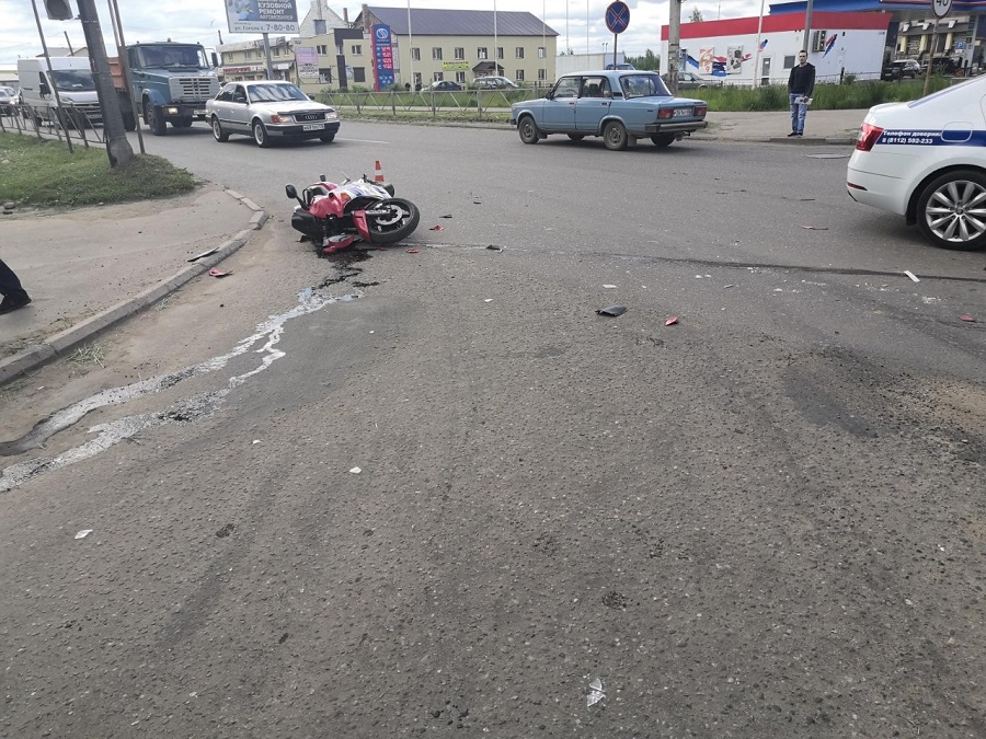 Два человека пострадали в ДТП в Великих Луках