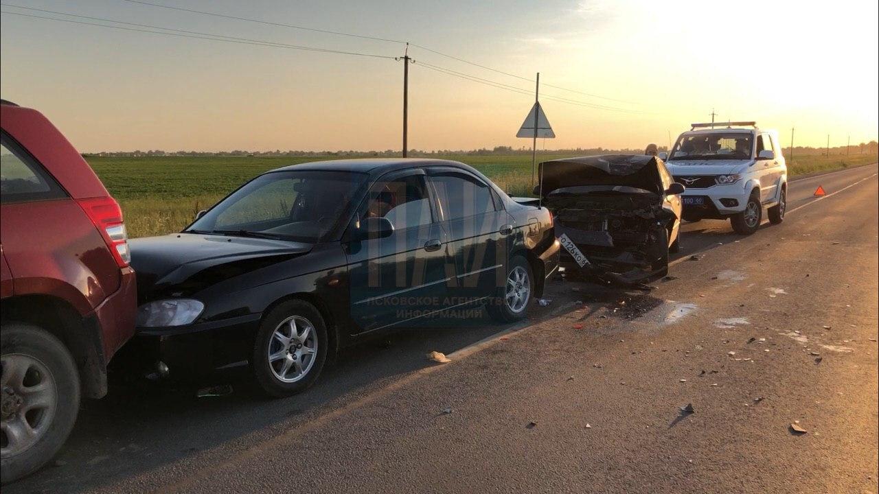 Четыре автомобиля столкнулись в Печорском районе