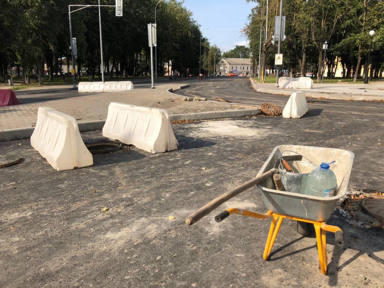 Участок дороги от Троицкого моста до улицы Волкова по улице Леона Поземского 