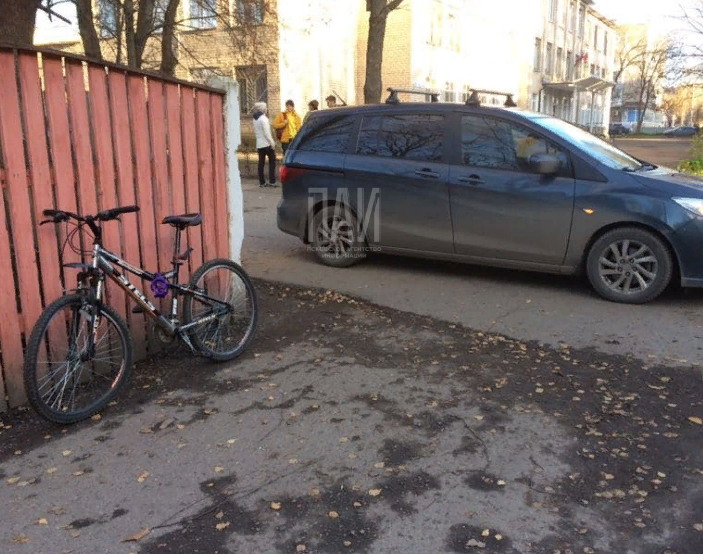 В Великих Луках под колёса автомобиля попал велосипедист 