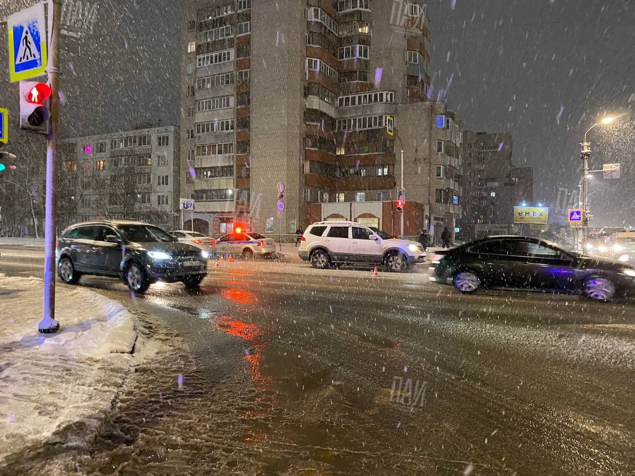 Наезд на двух пешеходов в Пскове