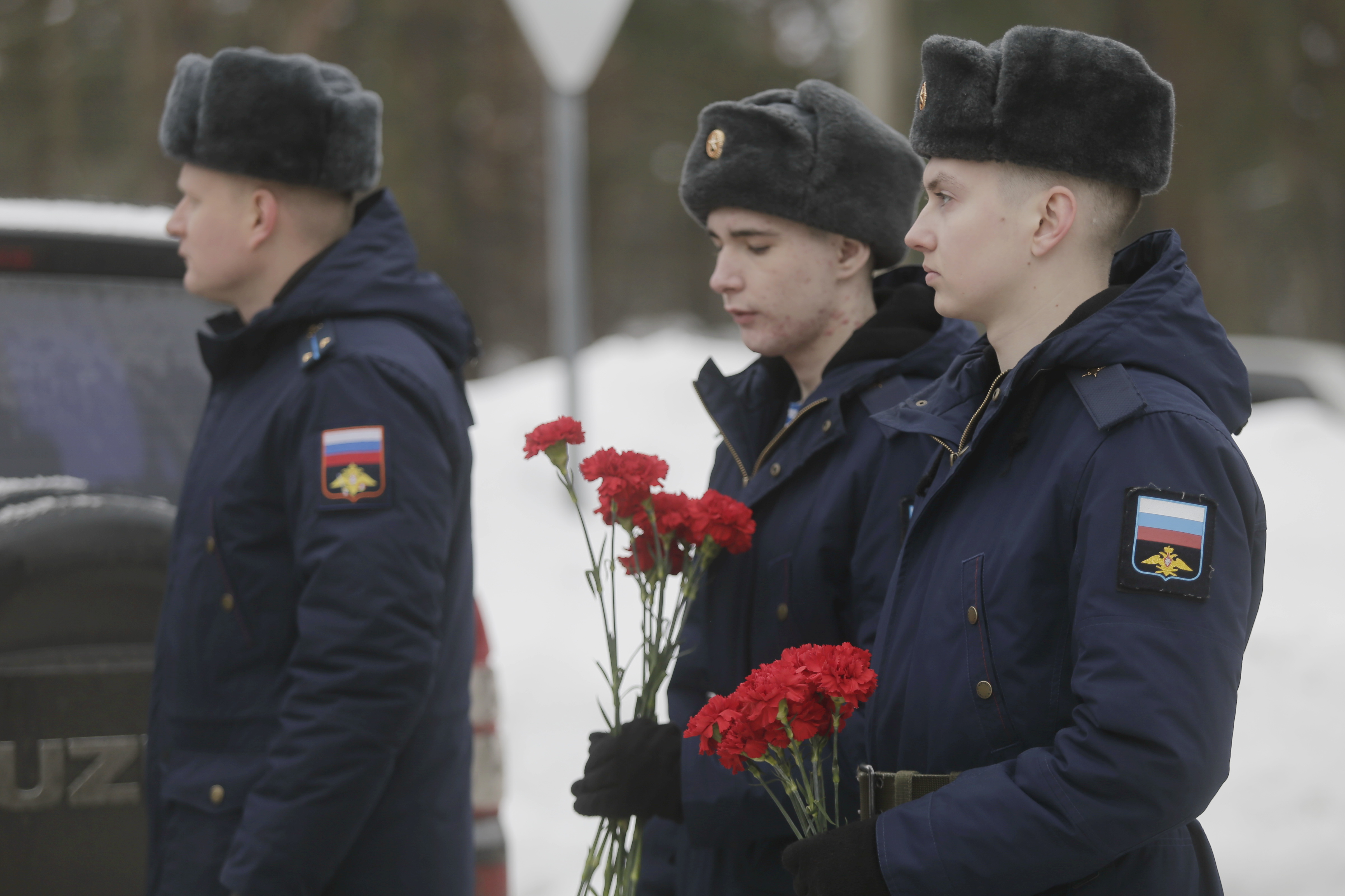 Траурный митинг в память о погибших разведчиках псковской бригады спецназа 