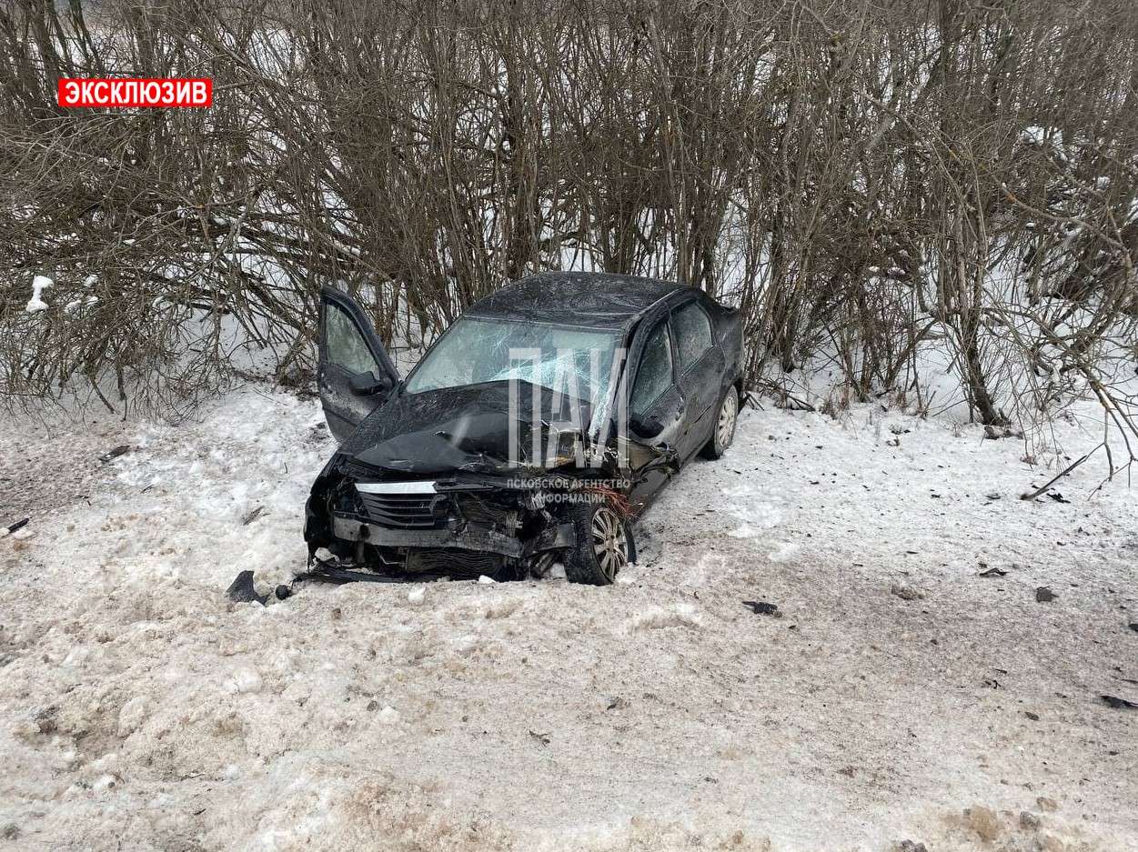 Фото с места ДТП на трассе Порхов - Псков.