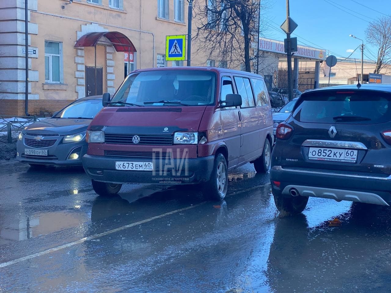 Сбил пешехода на улице Леона Поземского в Пскове