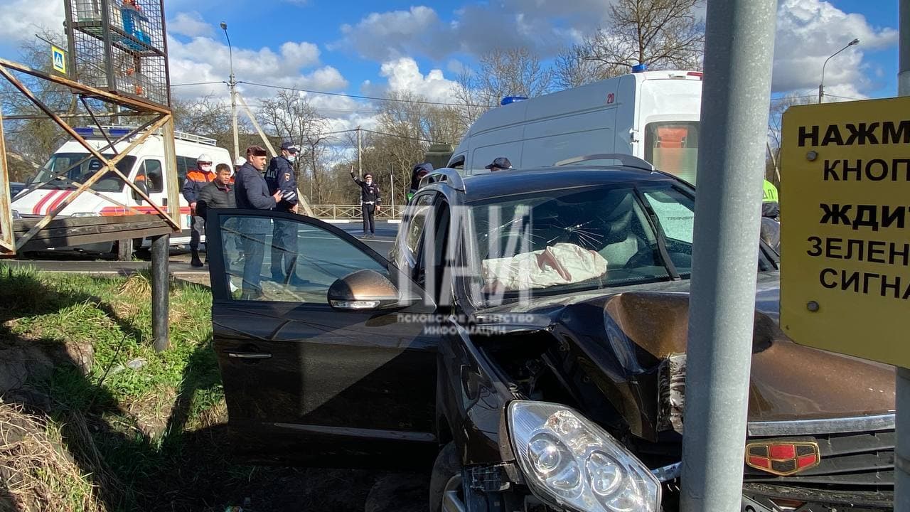 Женщина госпитализирована в результате ДТП в Черехе
