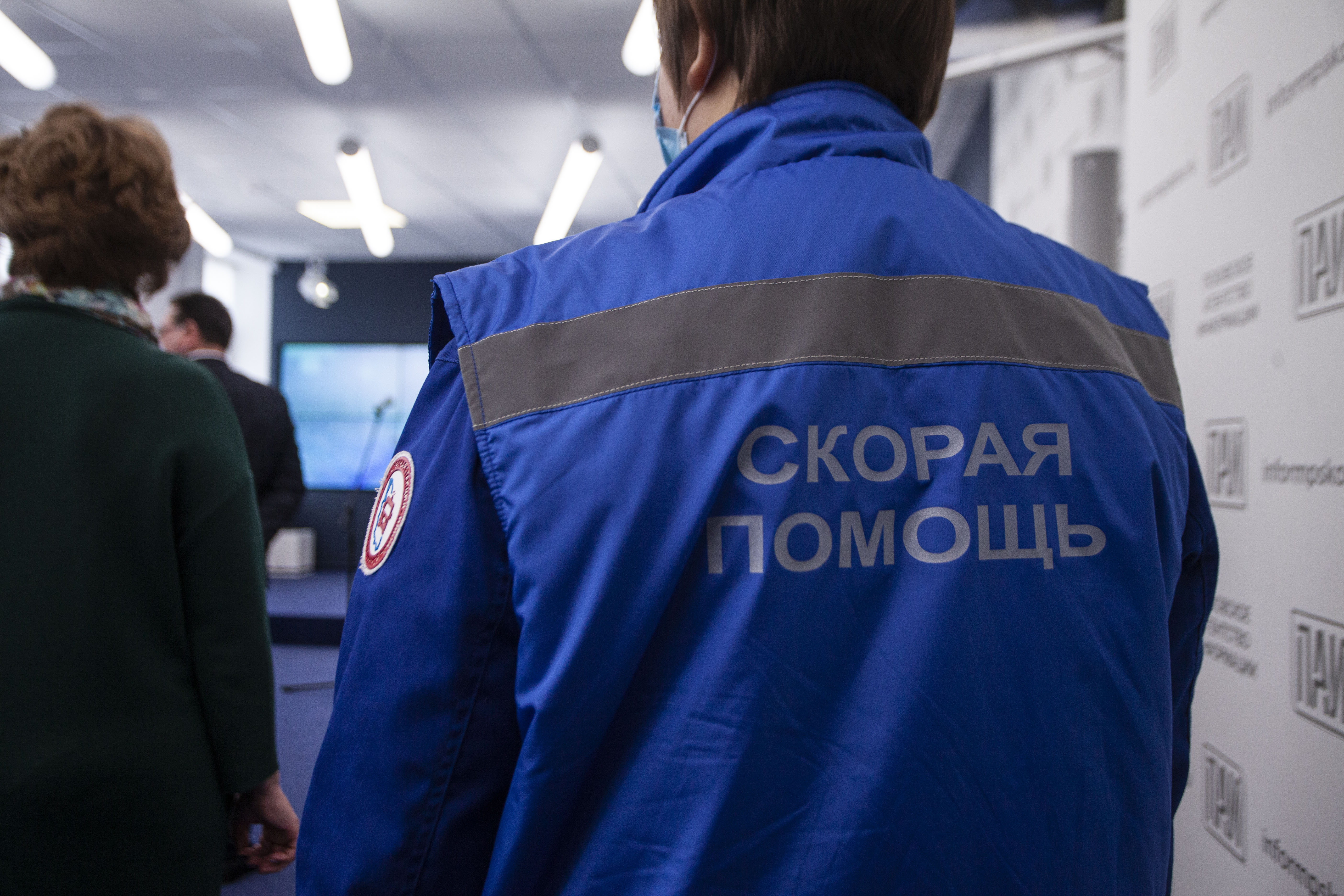 Работников службы скорой медицинской помощи чествовали в Псковской области