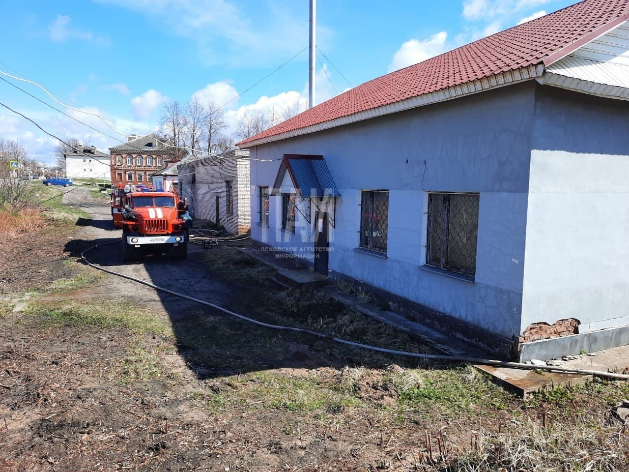 Загорелось одно из хранилищ гдовского архива