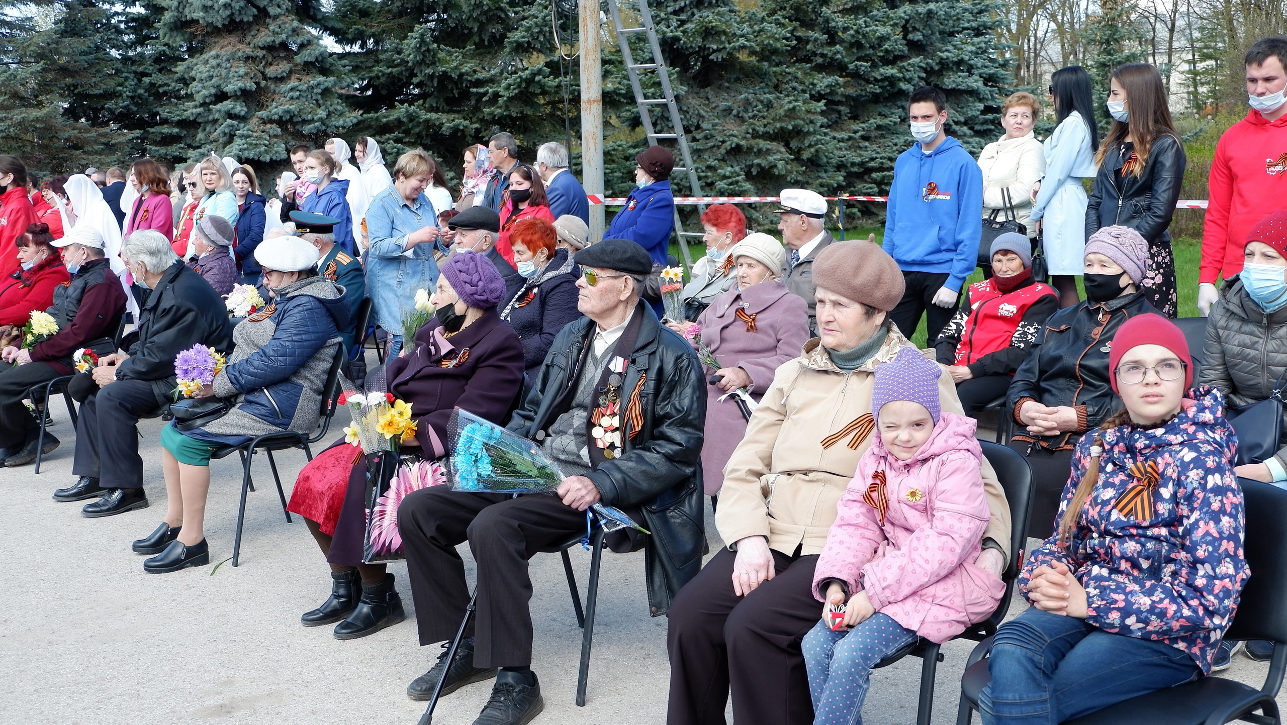 В Острове прошёл торжественный Парад Победы