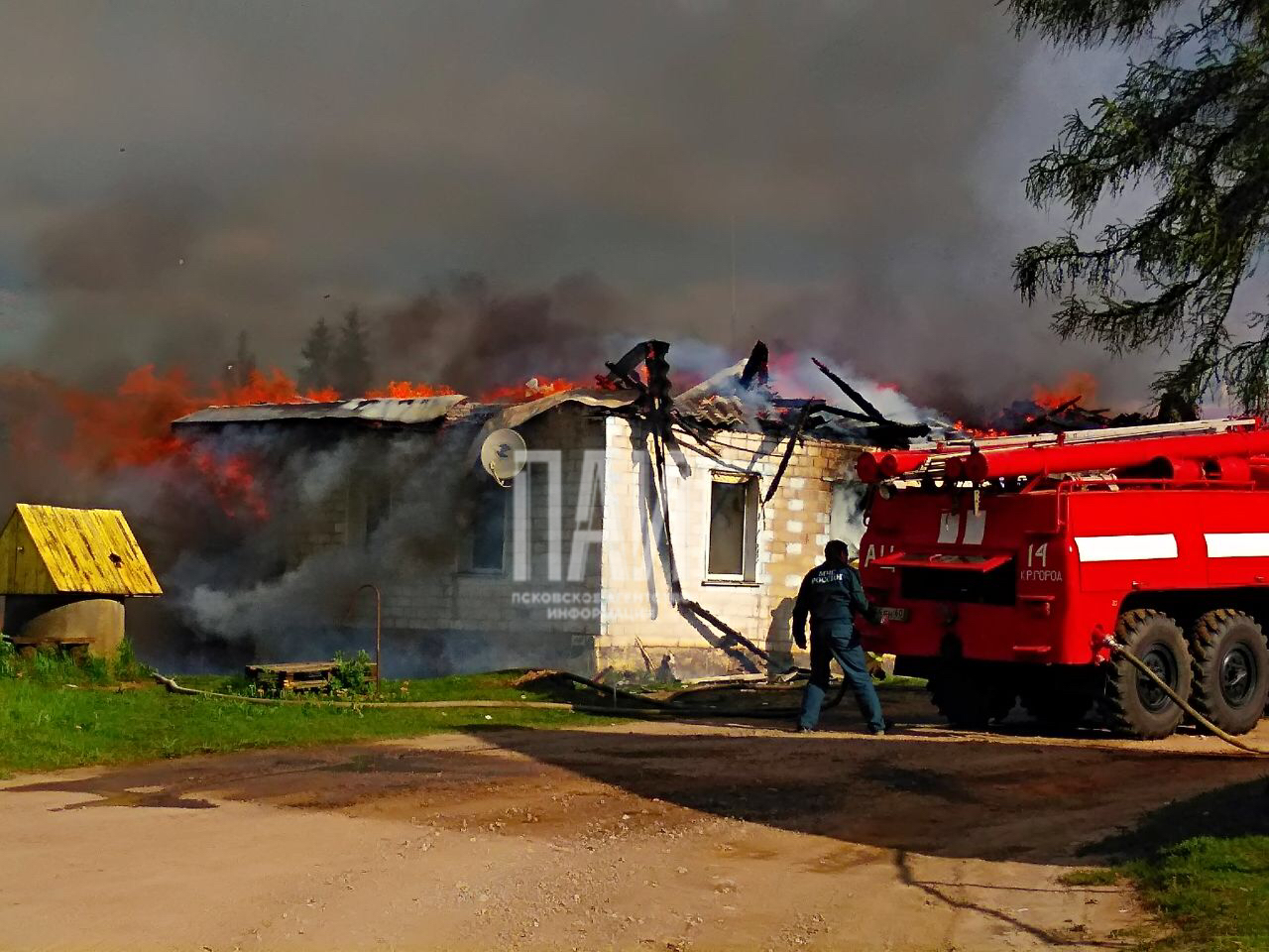 Дом загорелся в Красногородском районе 