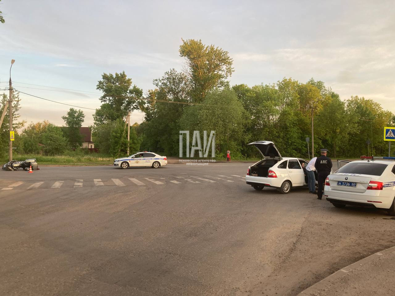 Пассажирка мотоцикла госпитализирована в Великих Луках 