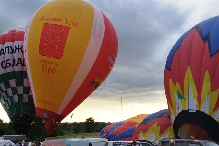 Старт второго дня 26-го чемпионата по воздухоплаванию в Великих Луках