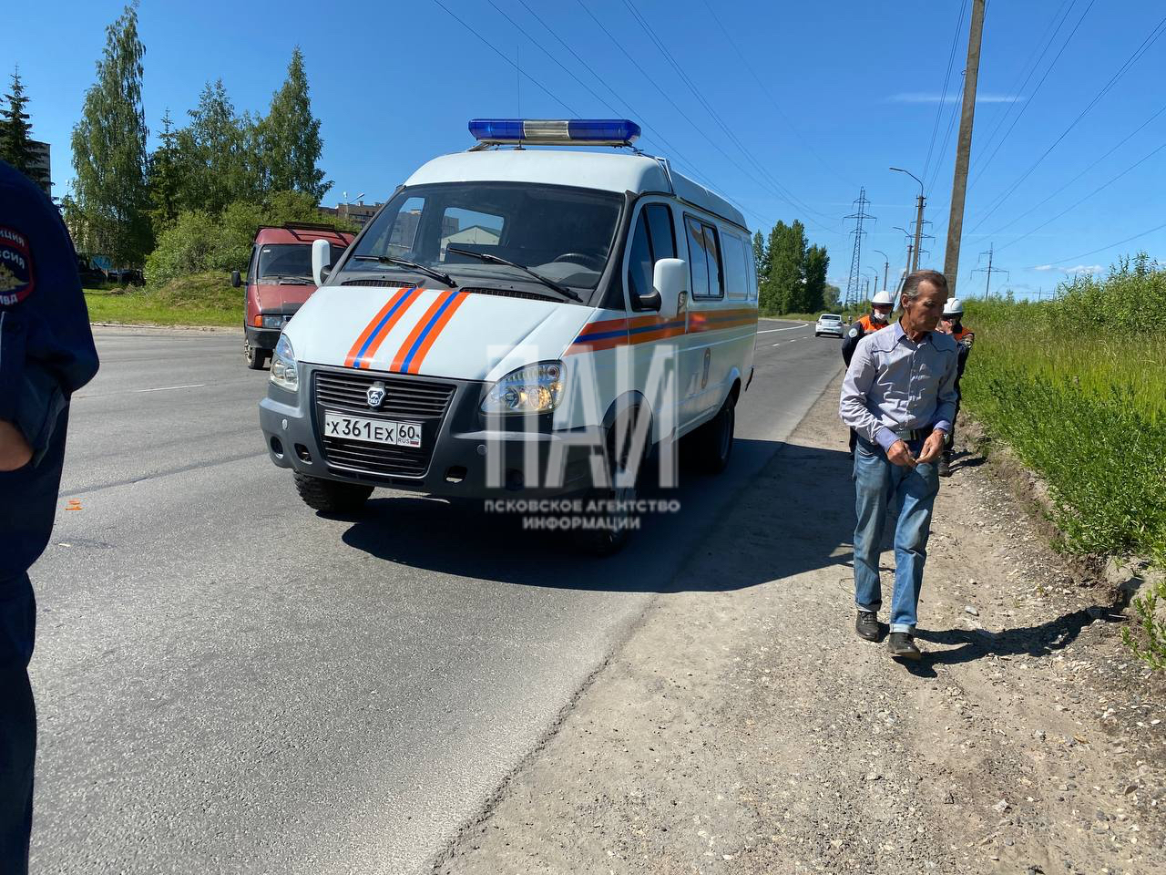 Мотоциклист столкнулся с автомобилем и получил переломы