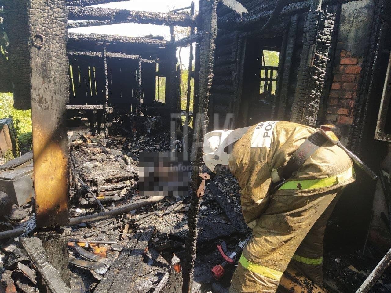 Тело женщины обнаружено на месте пожара в Порхове