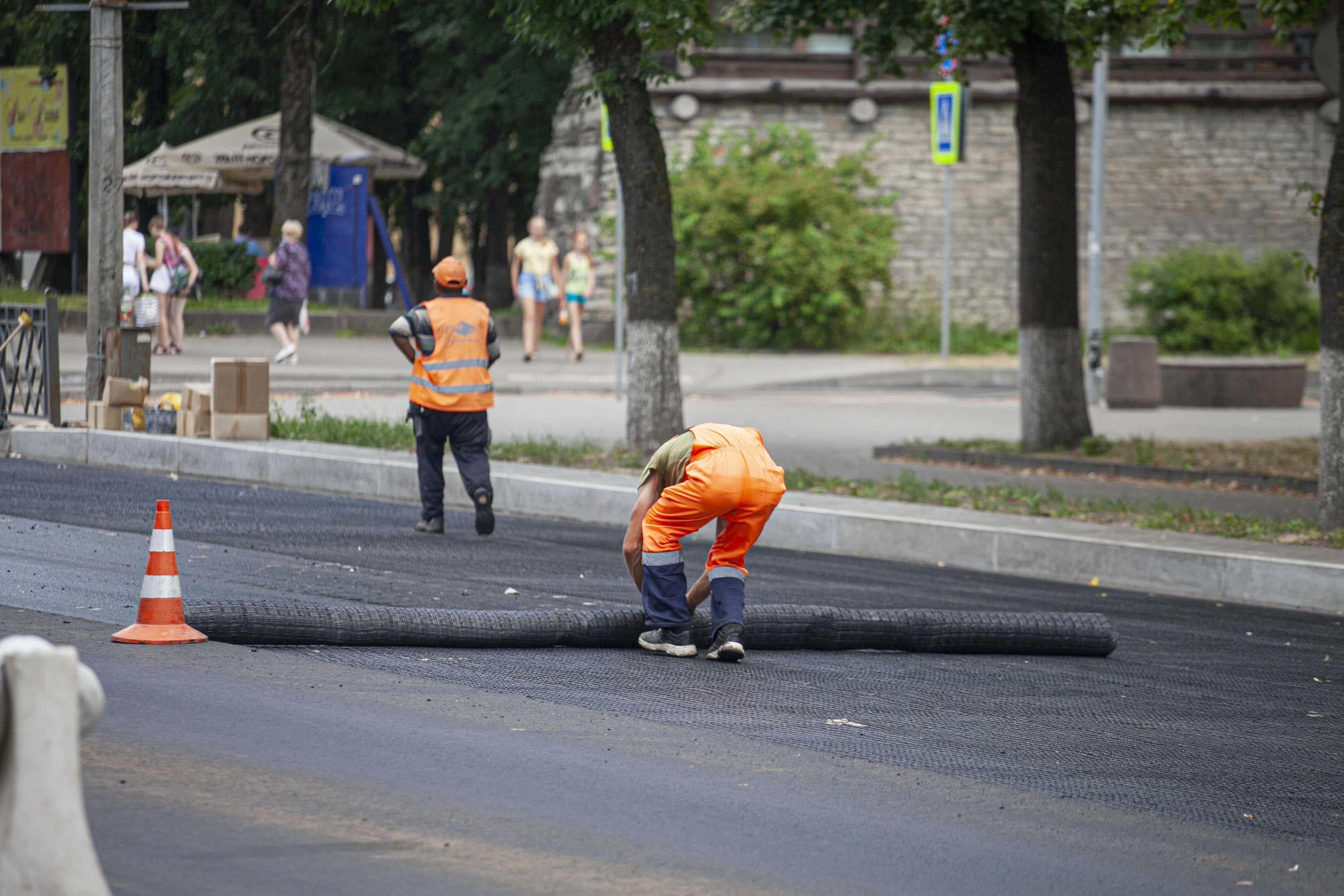 Как работающие псковичи спасаются от жары