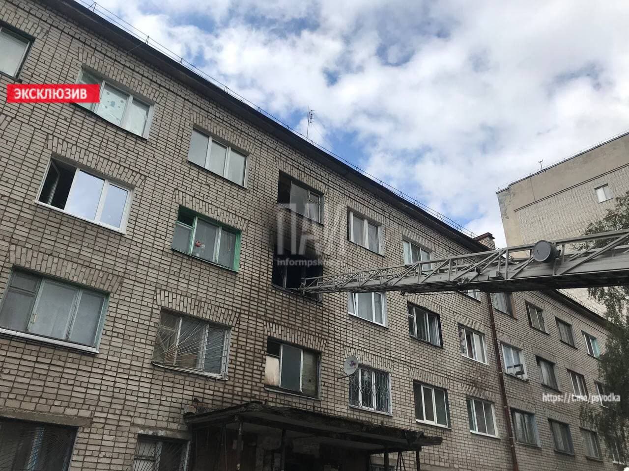 Стала известна причина пожара в псковском общежитии