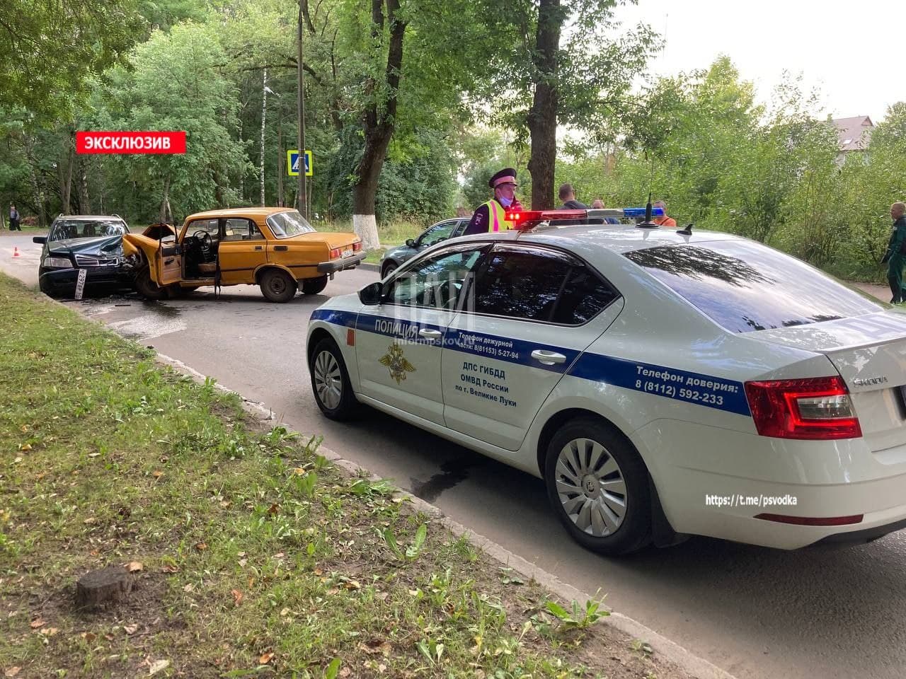 В Великих Луках на улице Розы Люксембург столкнулись сразу три автомобиля