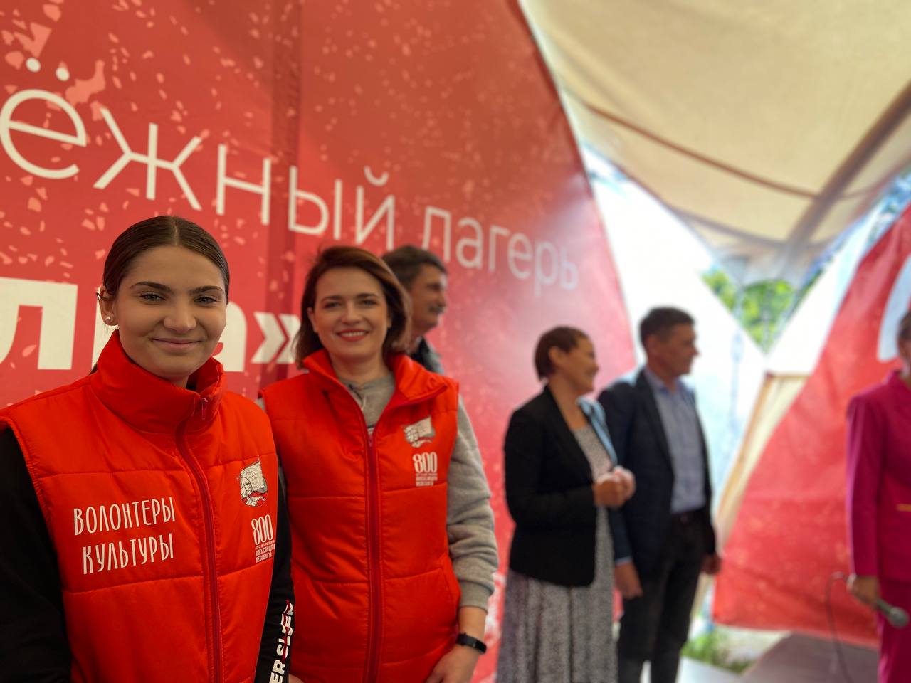 Торжественная линейка в деревне Самолва