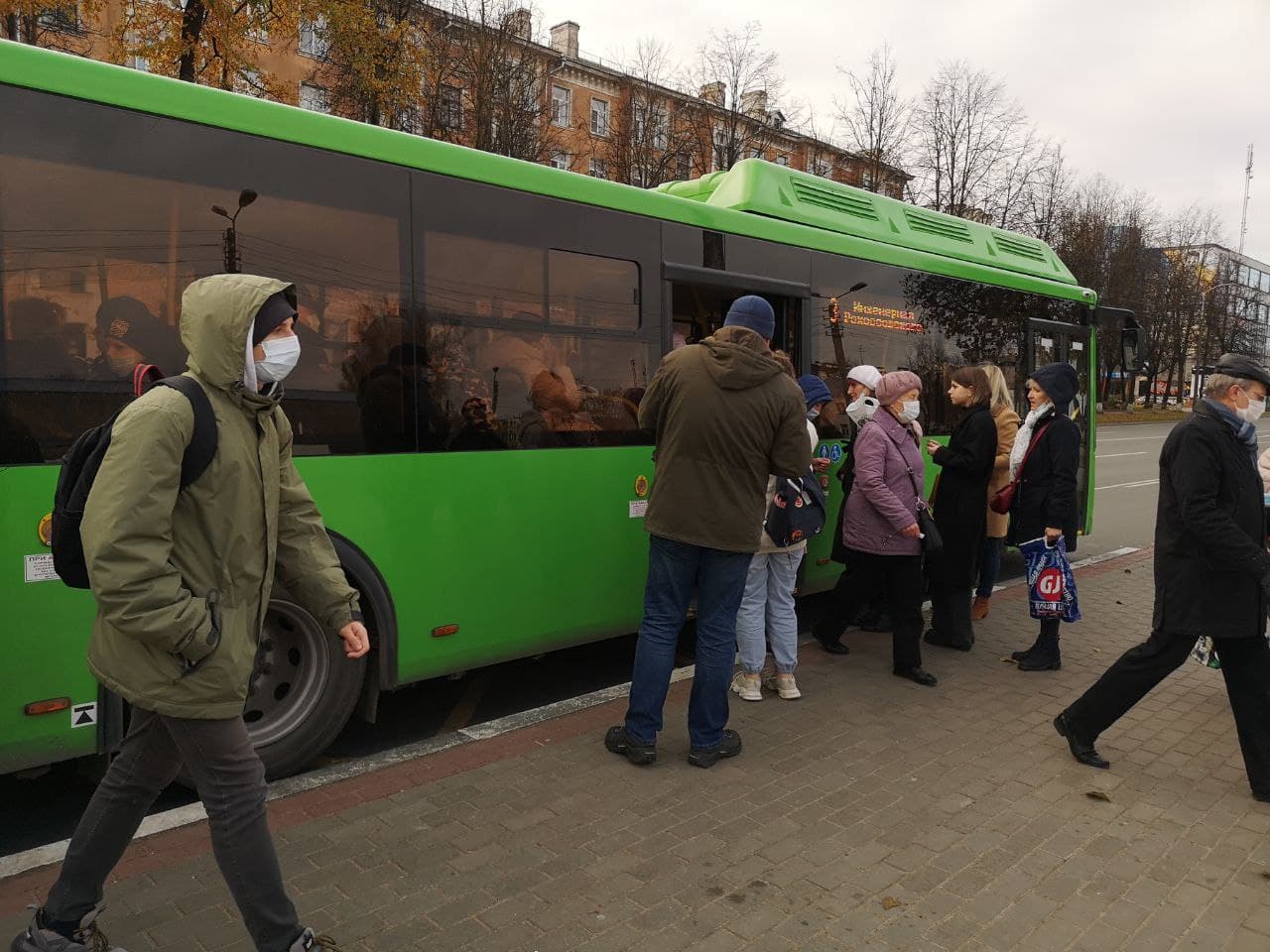 Семь протоколов составлено на пассажиров псковских автобусов за отсутствие маски 