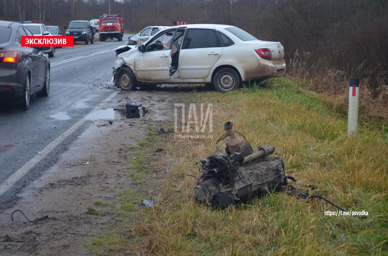 В результате тройного ДТП в Бежаницком районе погиб пассажир автомобиля 