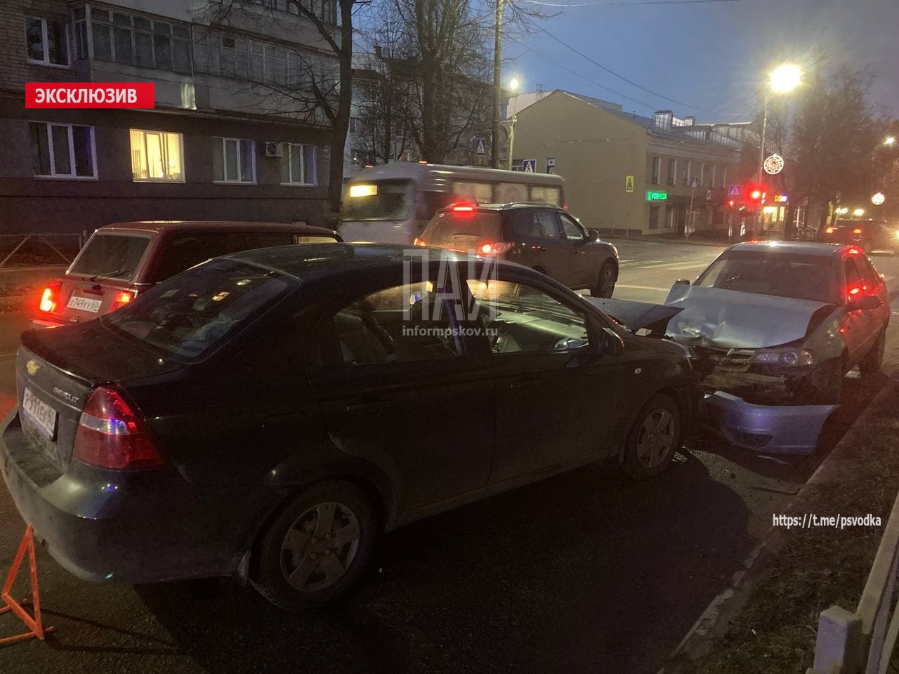 Женщину госпитализировали после ДТП в Великих Луках