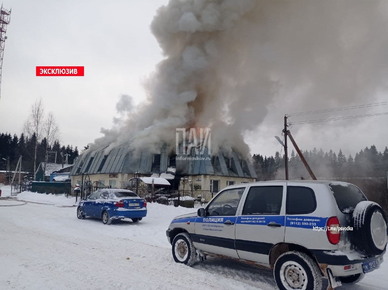 В Стругокрасненском районе горит кузница 
