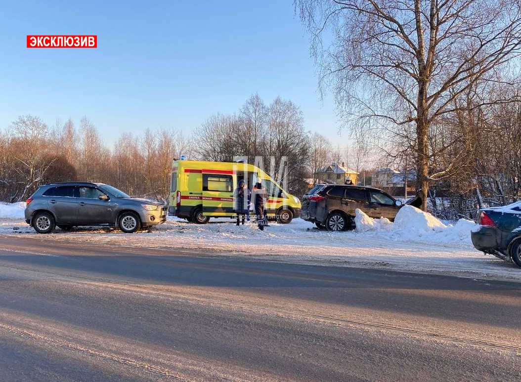 Фоторепортаж с места ДТП в Псковском районе.