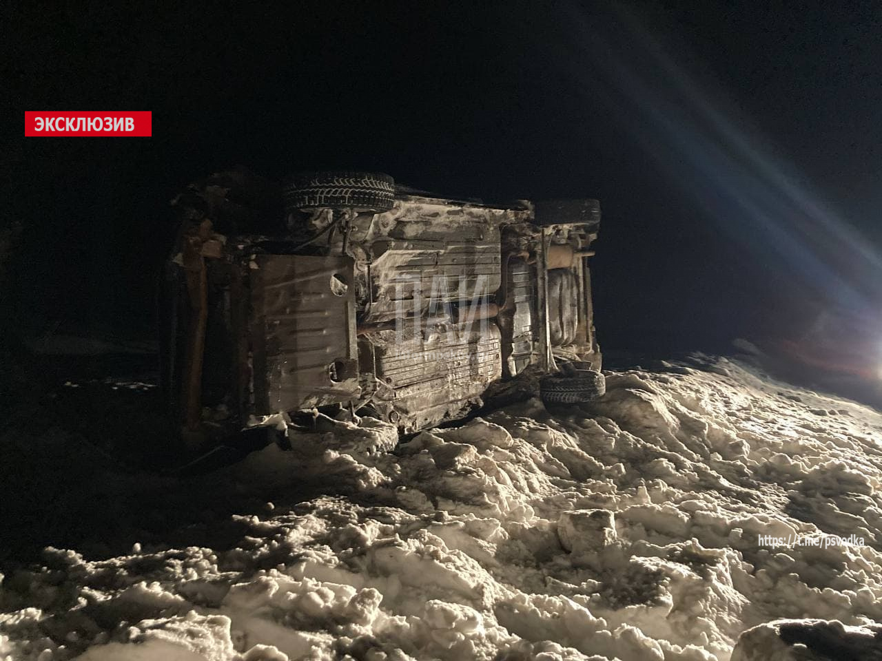 Автомобиль врезался в дорожный знак и перевернулся в Невельском районе