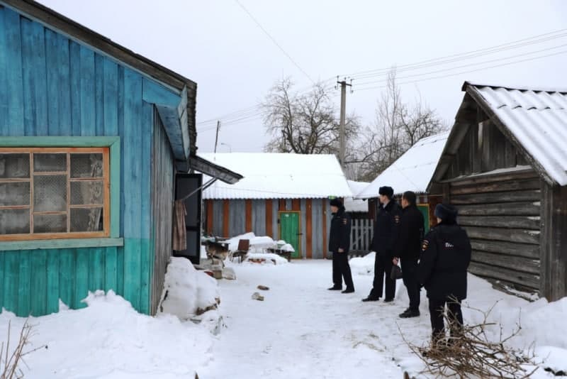 Псковские полицейские спасли жительницу Невельского района