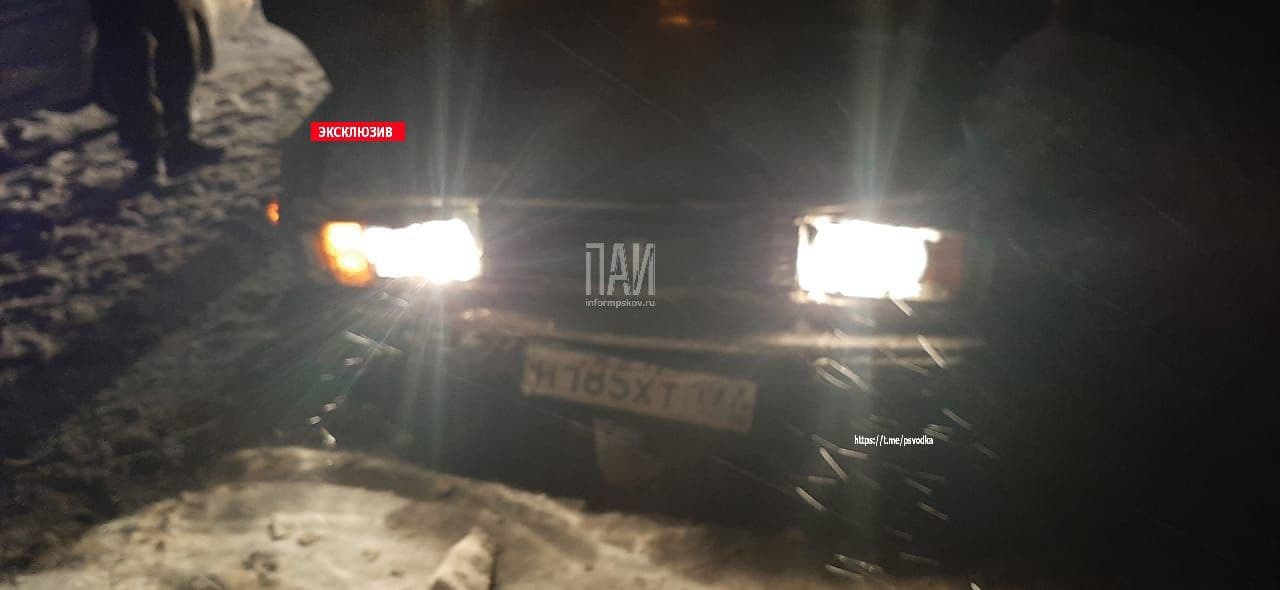 Пассажирка автомобиля госпитализирована в результате ДТП с фурой в Островском районе 