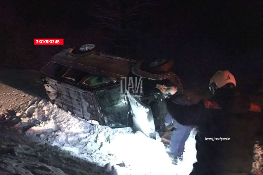 На трассе Р-23 за Черёхой перевернулся в кювет автомобиль