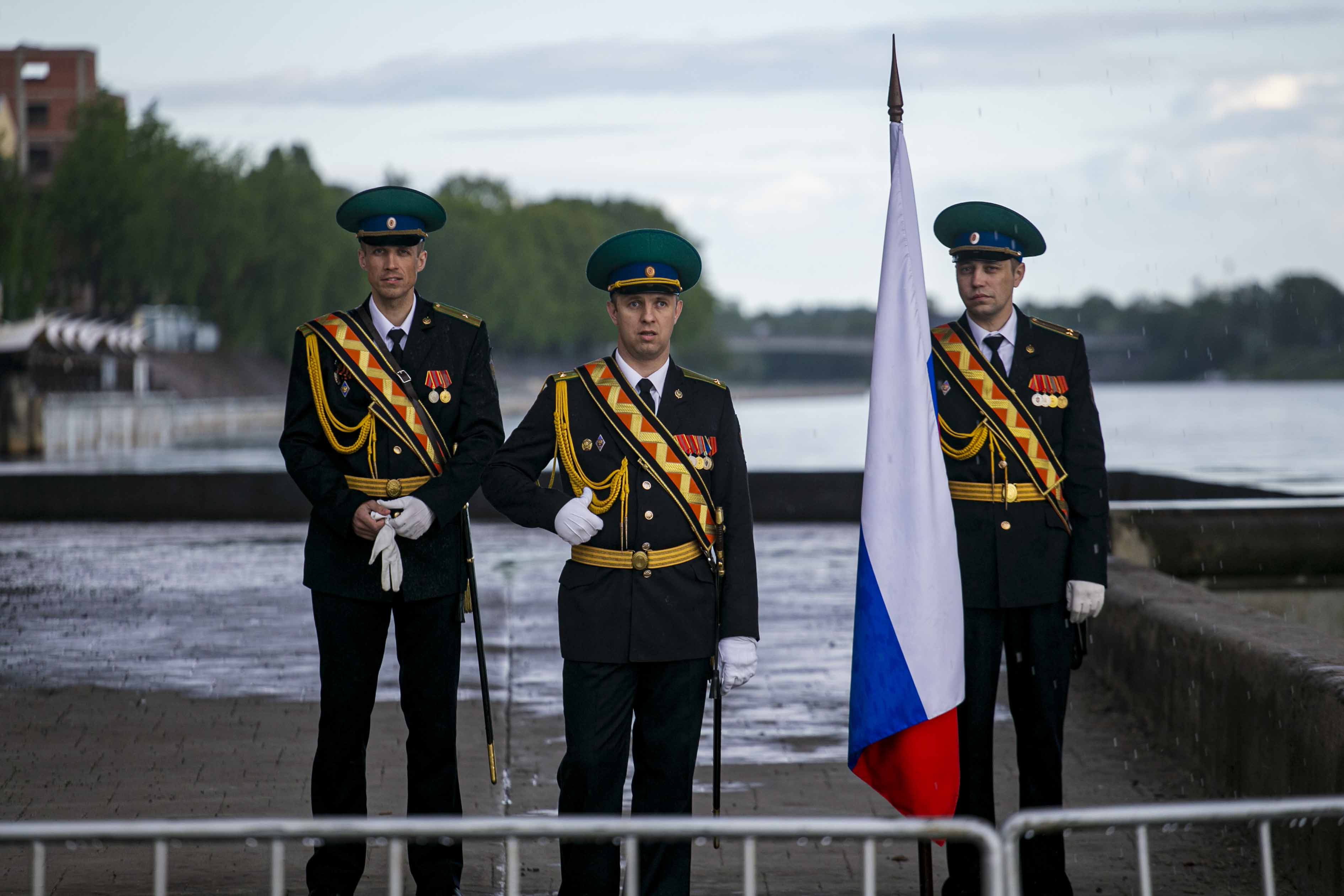 Фоторепортаж: Торжественная церемония развода пограничных нарядов