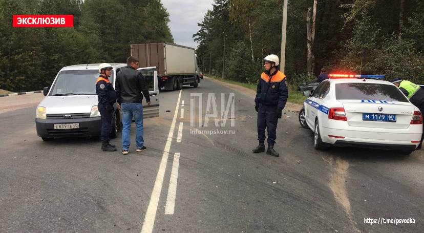 Один человек пострадал в результате ДТП у АЗС в Пскове 