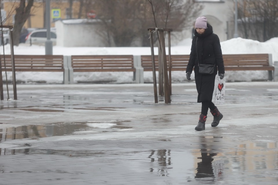 Мартовские лужи в Пскове