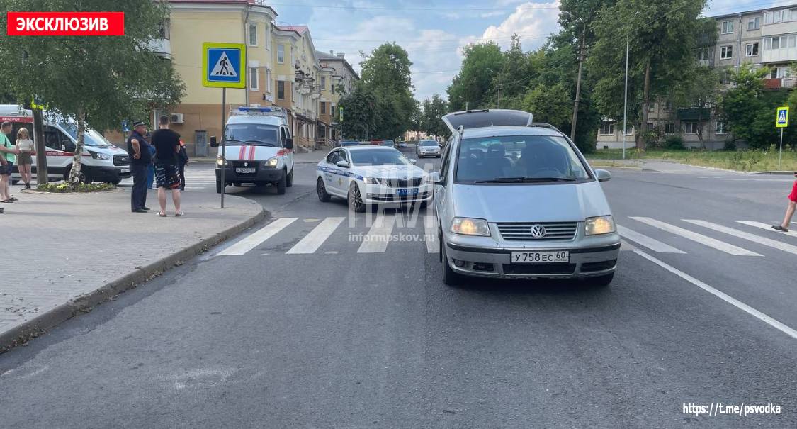 Подросток на велосипеде попал под колеса автомобиля в Пскове