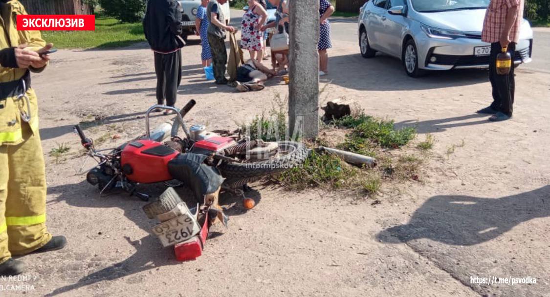 Мотоциклист протаранил автомобиль и матчу освещения в Гдовском районе