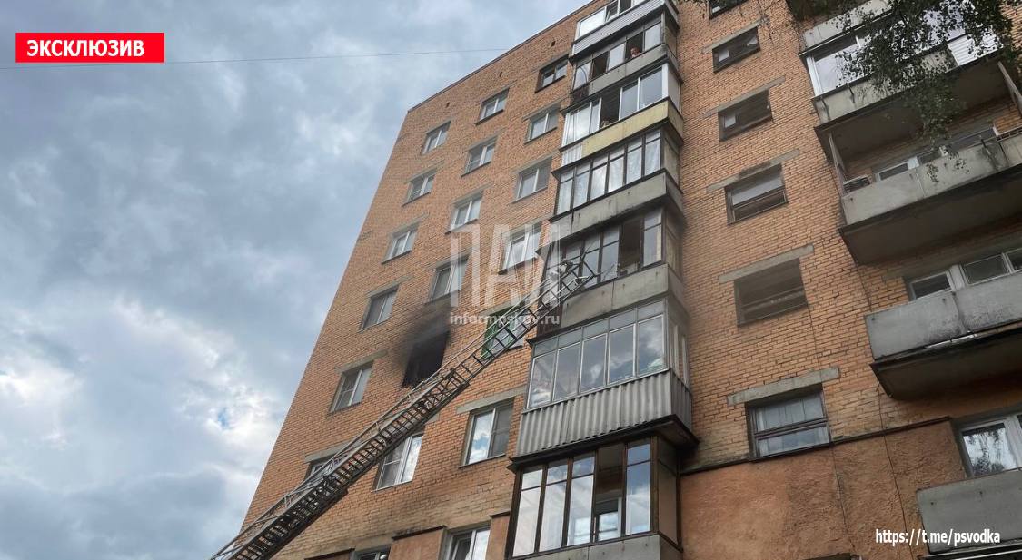 15 человек эвакуировали из загоревшегося дома в Пскове