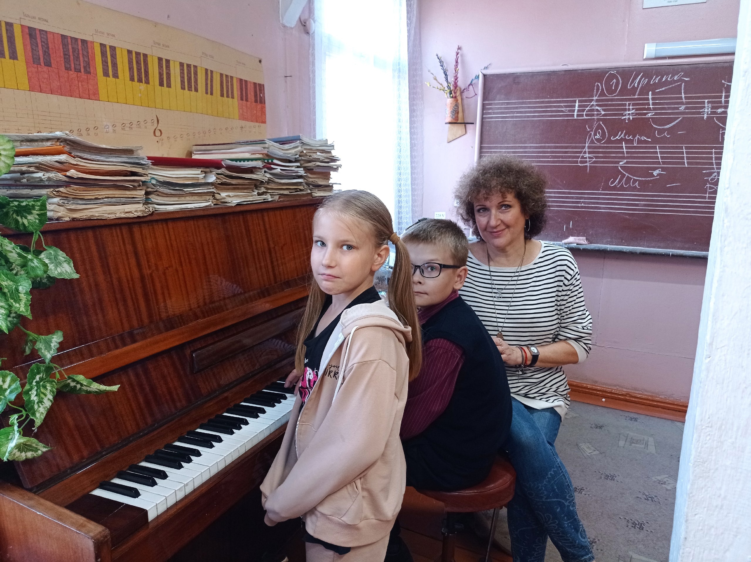 Красногородцы посетили мастер-классы от преподавателей псковского колледжа искусств