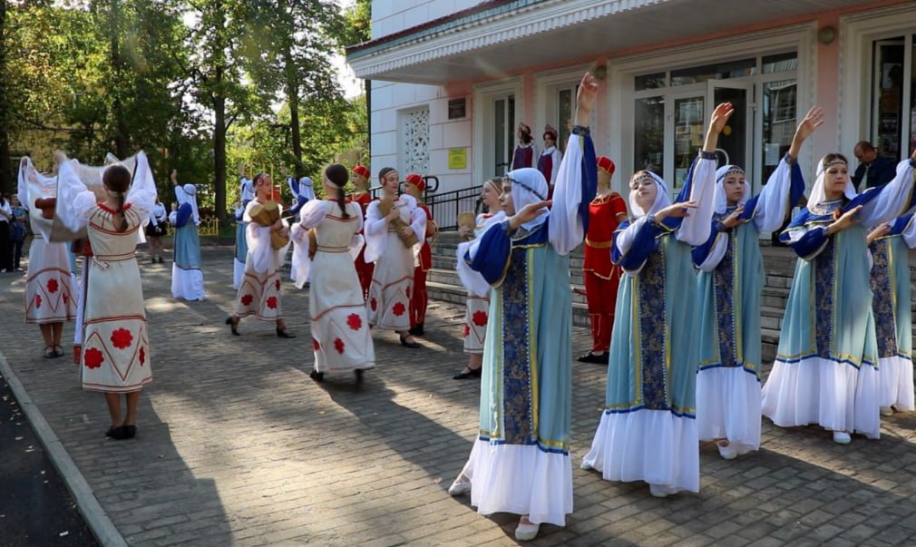 В Великих Луках прошёл первый в России луковый фестиваль